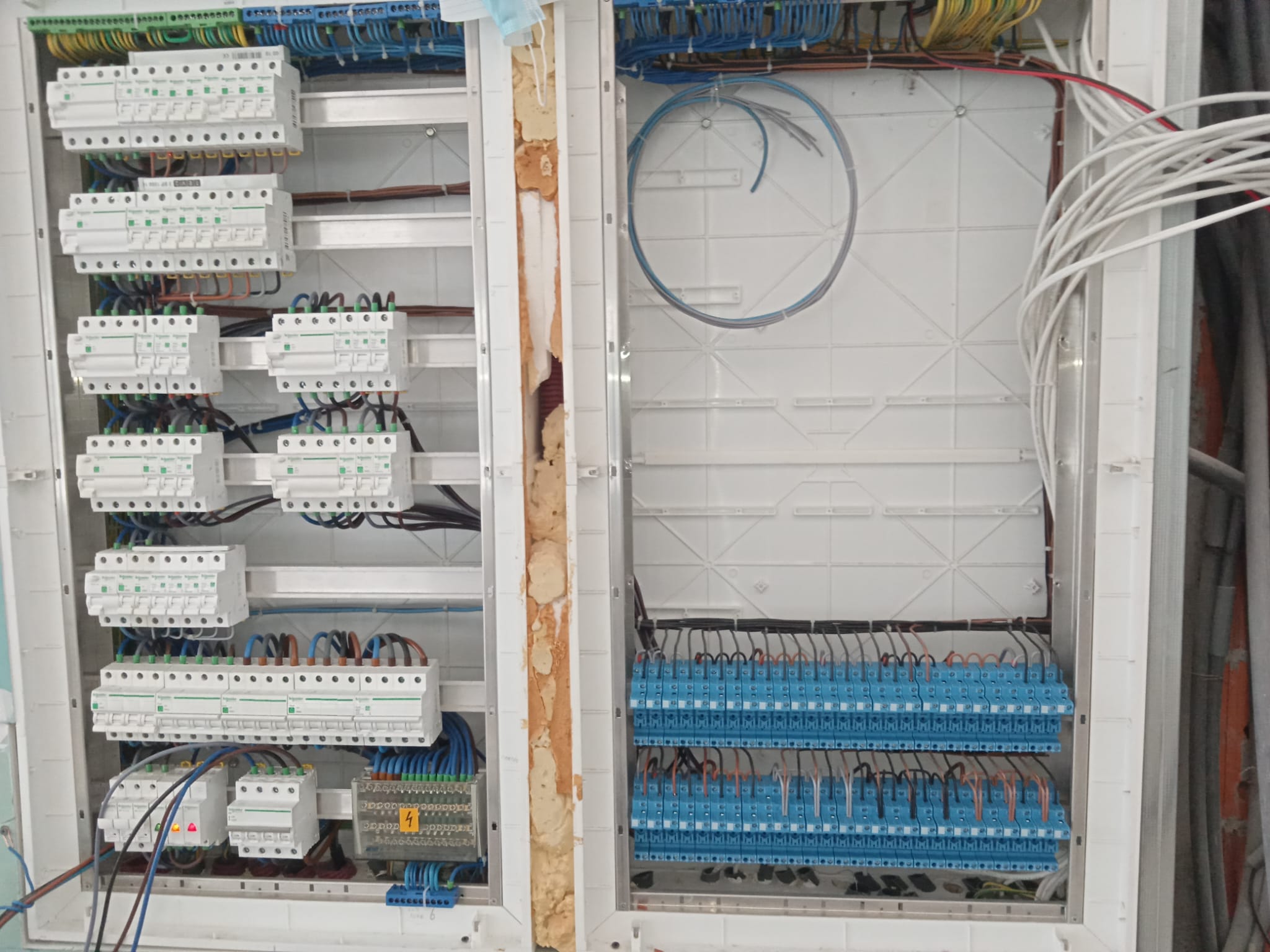 Quadro elétrico com sistema de domótica